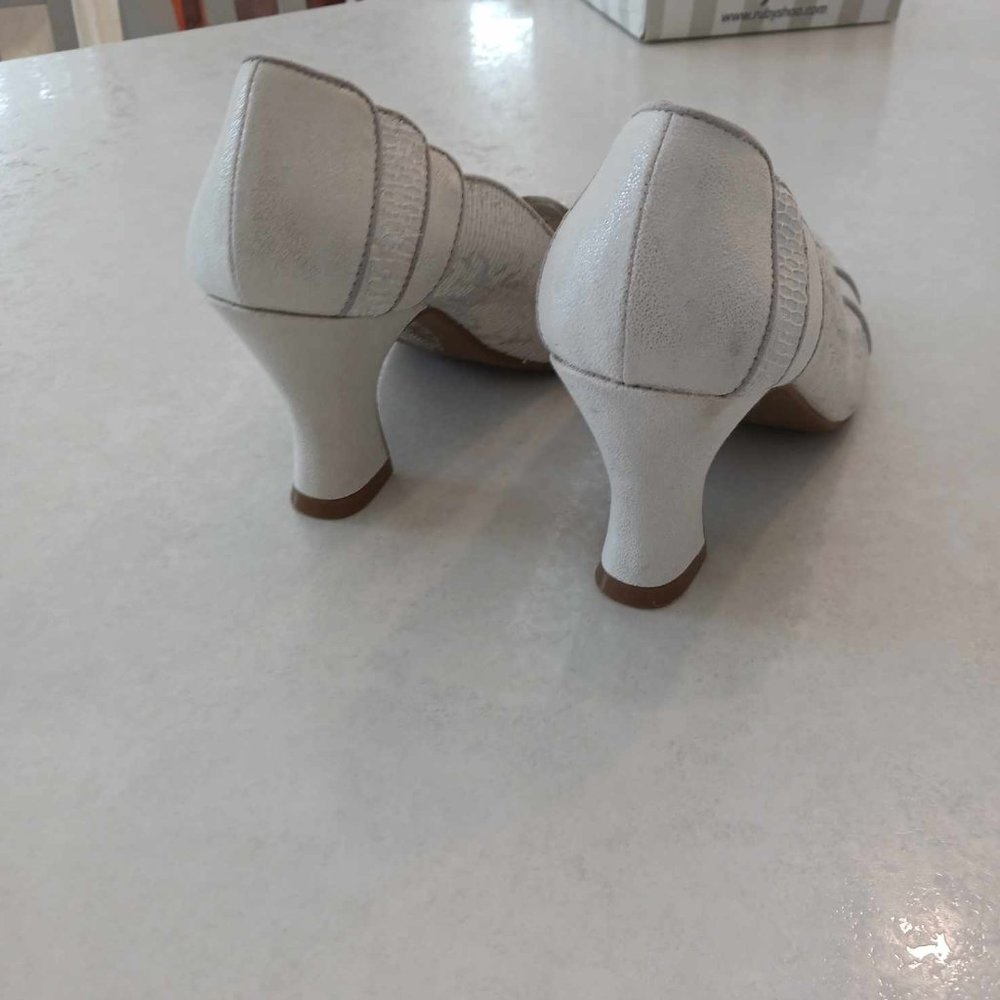 Ruby Shoo - Picture 2 of 8